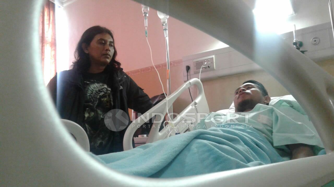 Andik Vermansah usai menjalani operasi. Copyright: &copy; INDOSPORT/FAJAR KRISTANTO